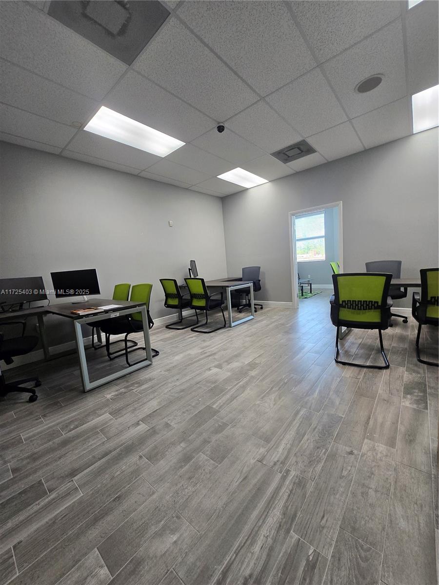 Beautiful  Office